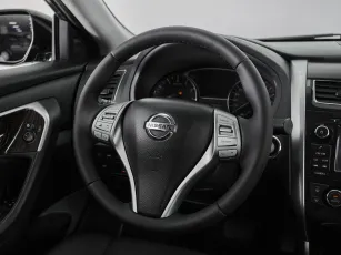 Nissan  16