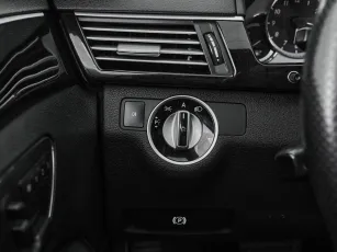 Mercedes-Benz  23