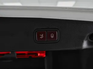 Mercedes-Benz  8