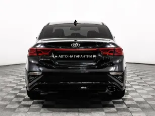 Kia  6