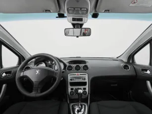 Peugeot  8