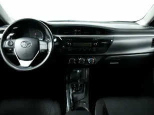 Toyota  8
