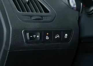 Hyundai  12