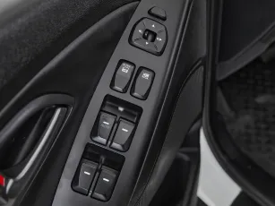 Hyundai  12