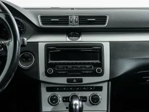 Volkswagen  8