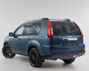 Nissan  4
