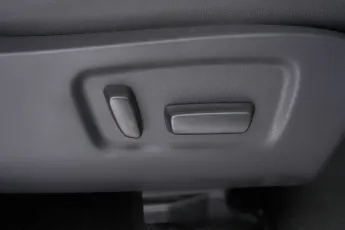 Toyota  13