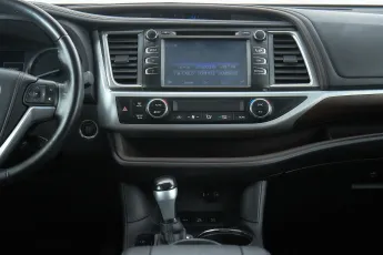 Toyota  9