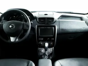Nissan  9