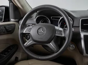 Mercedes-Benz  17