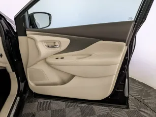 Nissan  20