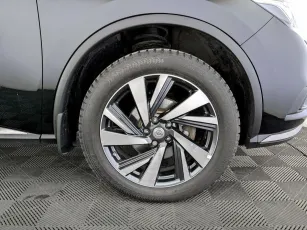 Nissan  8