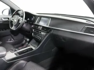 Kia  6