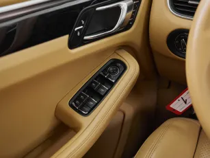 Porsche  21