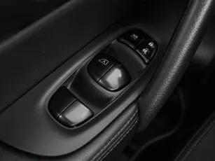 Nissan  17