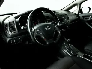 Kia  10