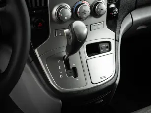 Hyundai  12