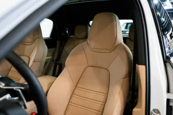 Porsche  16