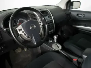 Nissan  11