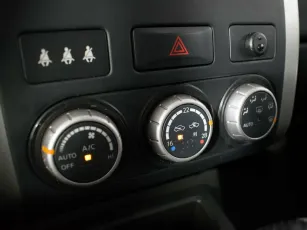 Nissan  16