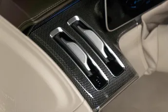 Mercedes-Benz  19