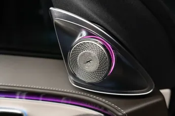 Mercedes-Benz  22