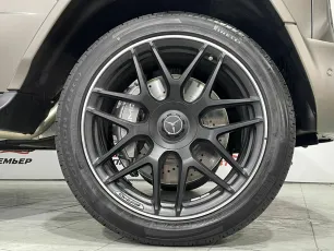 Mercedes-Benz  8