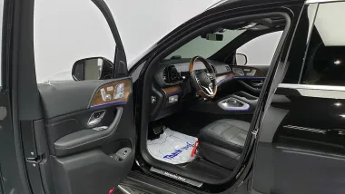 Mercedes-Benz  10