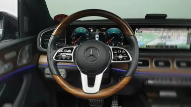 Mercedes-Benz  9