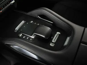 Mercedes-Benz  8