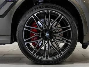 BMW  8