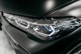 BMW  6
