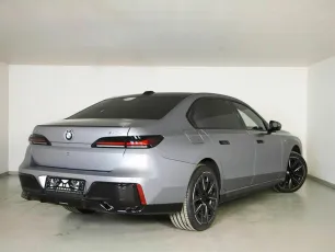 BMW  3