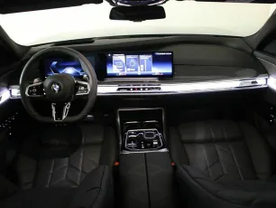 BMW  7