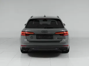 Audi  6