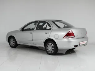 Nissan  5
