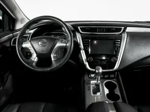 Nissan  8