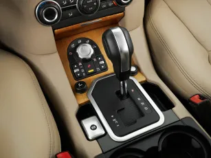 Land Rover  15
