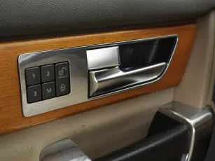 Land Rover  17