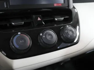 Toyota  16