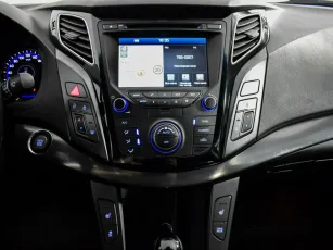 Hyundai  10