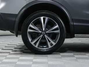 Nissan  5