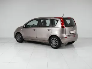 Nissan  5