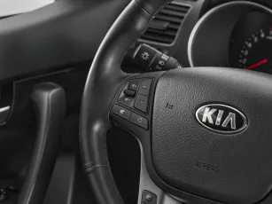 Kia  11