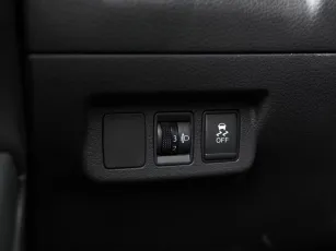Nissan  15
