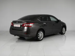 Nissan  5