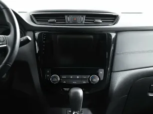 Nissan  10
