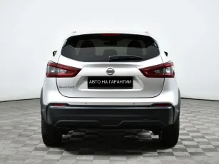 Nissan  5