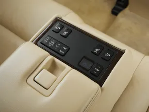 Toyota  11