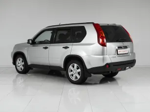 Nissan  4